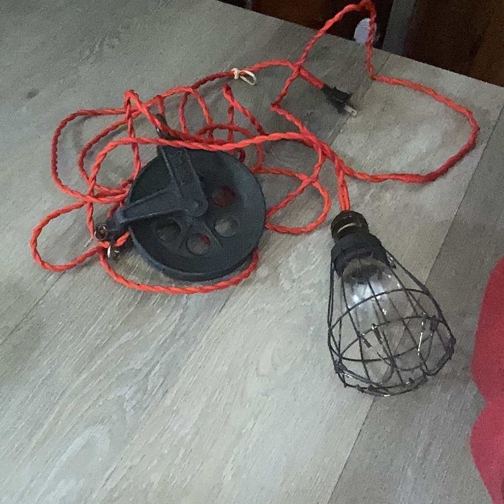 Rustic reel lamp with long cord